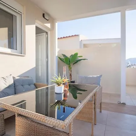 Apartment Elegant Near 7 Gazi